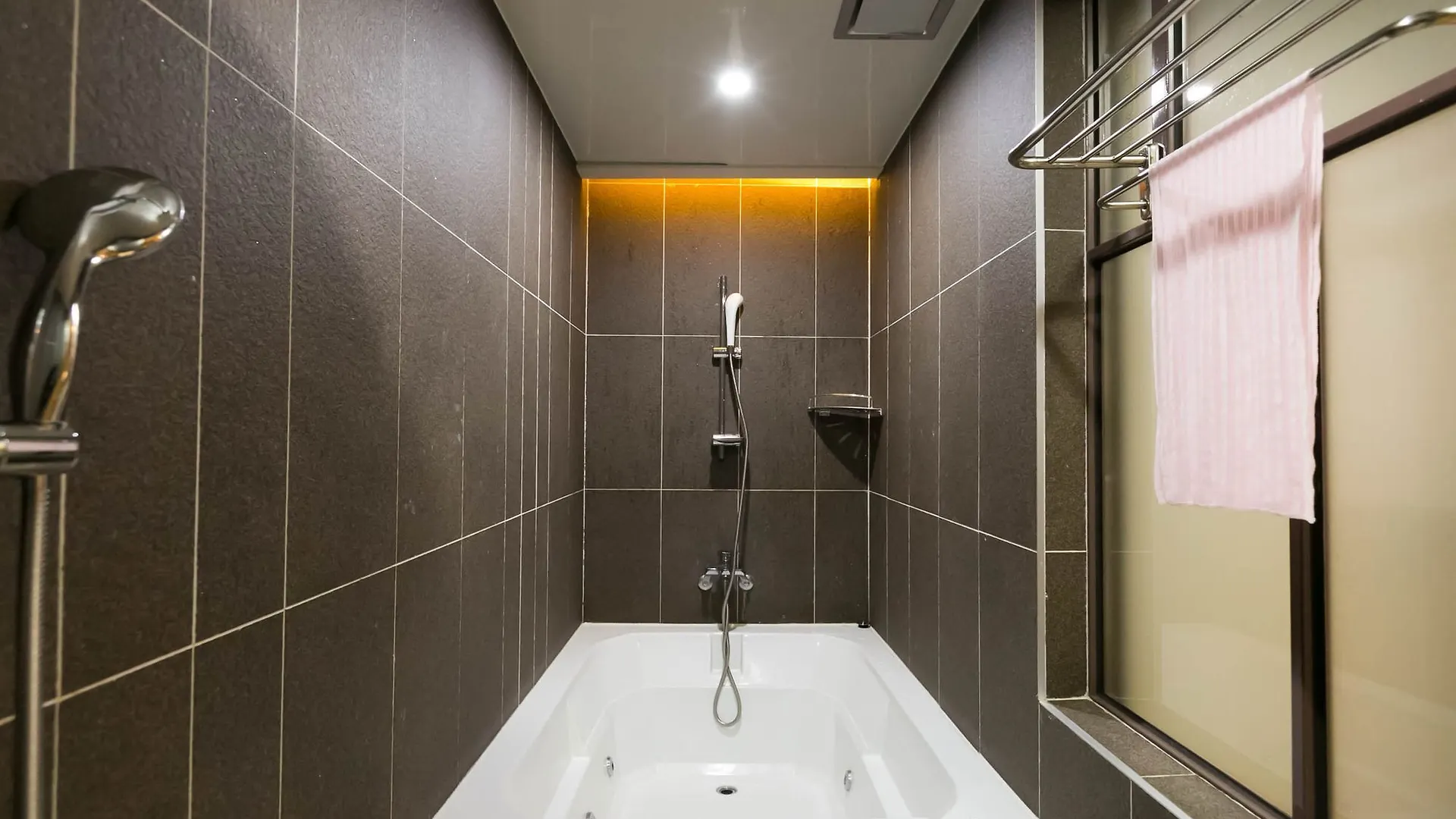 Popcorn Hotel Busan 2*,  South Korea