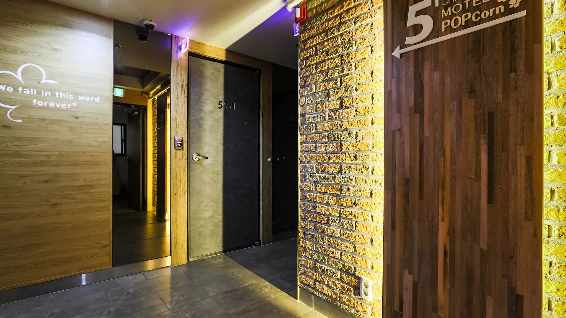 Popcorn Hotel Busan 2*,